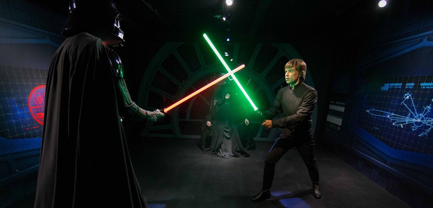 Madame Tussauds Luke Skywalker vs Darth Vader
